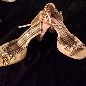 Amerivan eagle heels